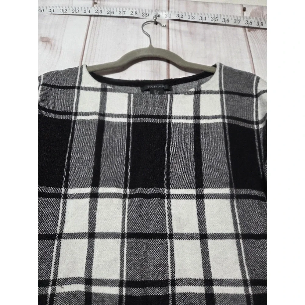 Tahari Sweater‎ Womens Large Black Gray Plaid Boat Neck Soft Knit Pullover Top